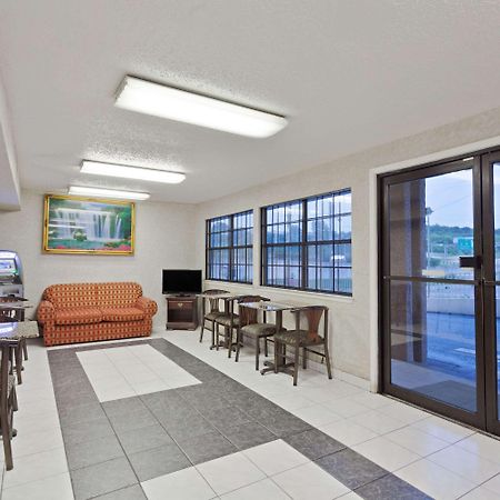 Days Inn By Wyndham Downtown-Nashville West Trinity Lane Exterior foto