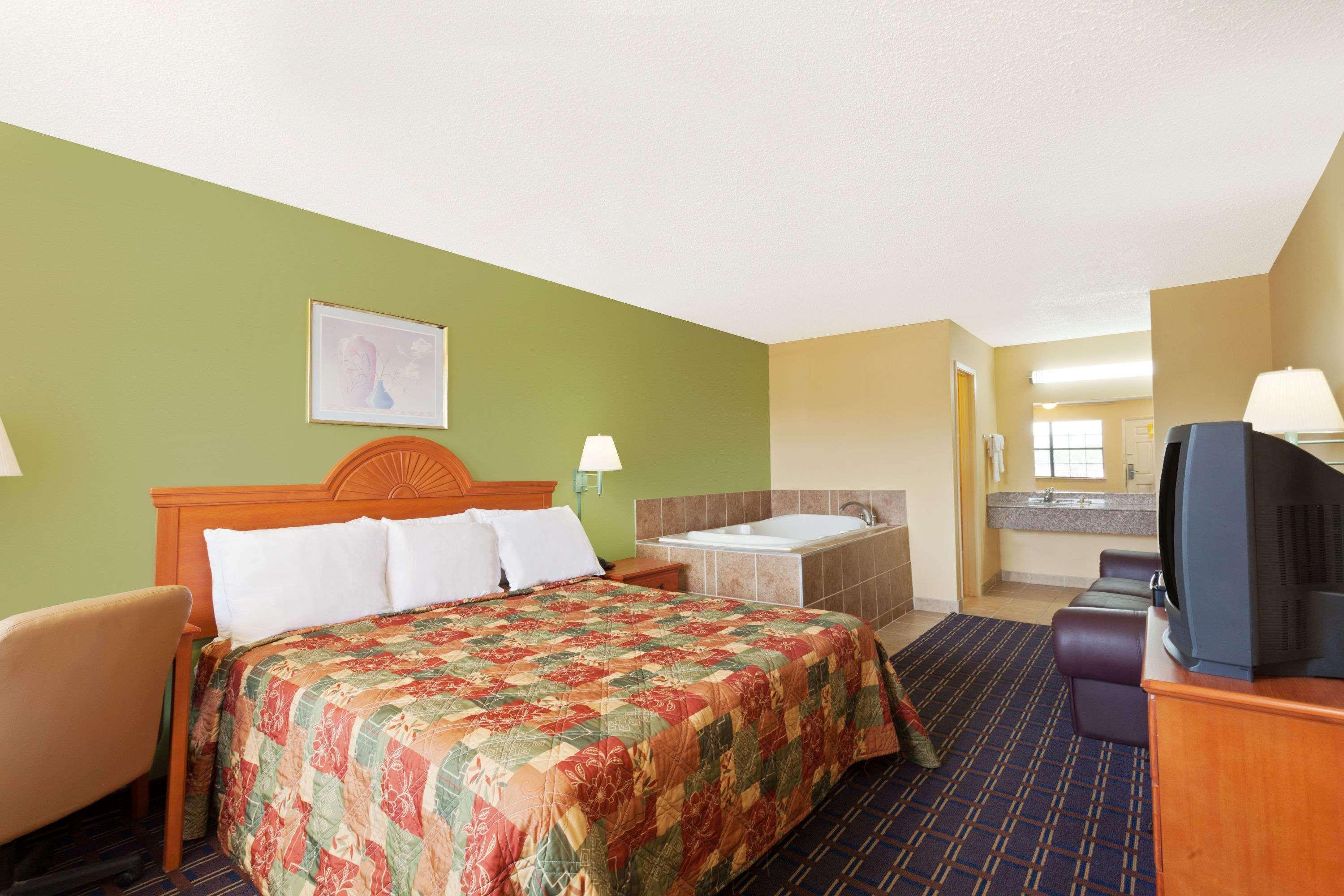 Days Inn By Wyndham Downtown-Nashville West Trinity Lane Exterior foto